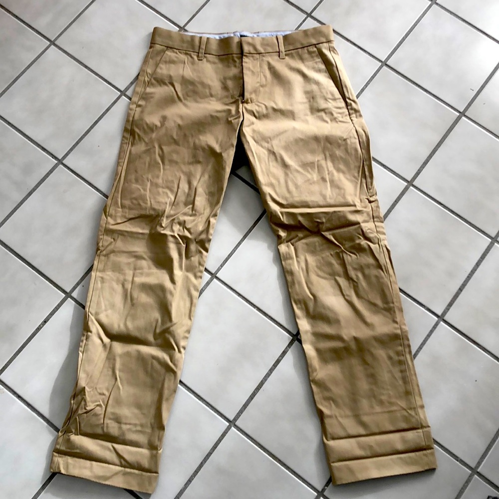Gap tailored “straight fit” khakis (30” x 30”)